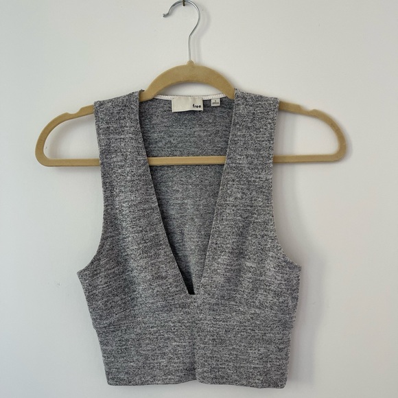Wilfred Free Crop Tank - Picture 2 of 2